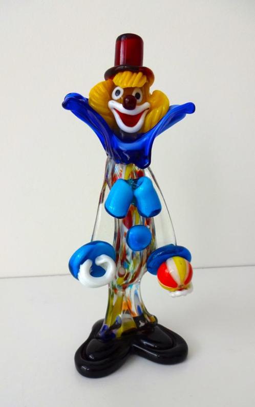 Glazen beeldje clown met rode hoed en bal Murano 3679-c, Antiek en Kunst, Antiek | Glas en Kristal, Ophalen of Verzenden