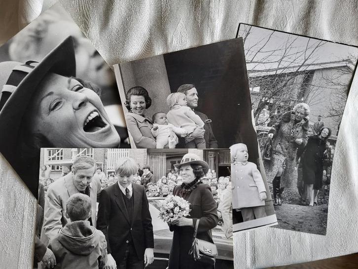 Foto's van Koningshuis Nederland, Verzamelen, Foto's en Prenten, Zo goed als nieuw, Overige onderwerpen, 1960 tot 1980, Ophalen of Verzenden