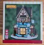 Lemax 'Hendron & Partners Barristers' kersthuisje, Diversen, Kerst, Ophalen of Verzenden, Zo goed als nieuw