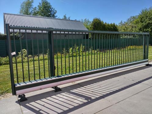 Vrijdragende Elektrische Aluminium Schuifpoort Groen 600x200, Tuin en Terras, Tuinhekken en Hekwerk, Gebruikt, Spijlenhekwerk