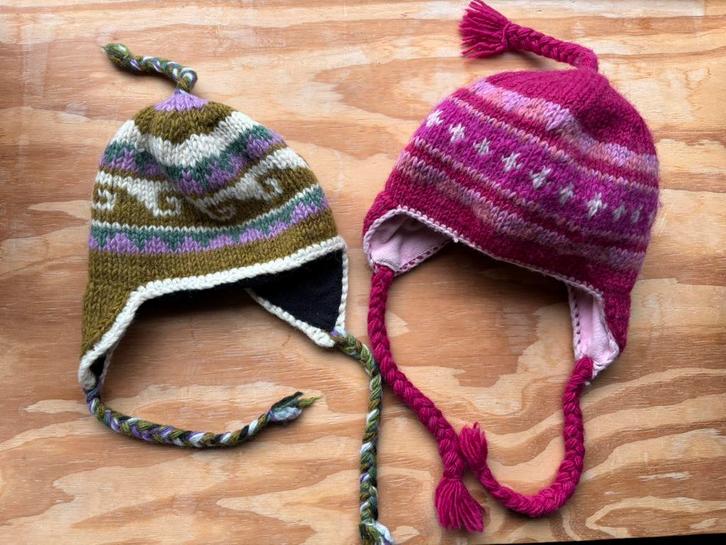 Twee leuke warme wollen mutsen, Kinderen en Baby's, Kinderkleding | Mutsen, Sjaals en Handschoenen, Zo goed als nieuw, Muts, Meisje