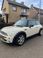 Mini 1.6 16V Cooper 2005 Wit, Auto's, Voorwielaandrijving, Elektrische ramen, 4 cilinders, 4 stoelen