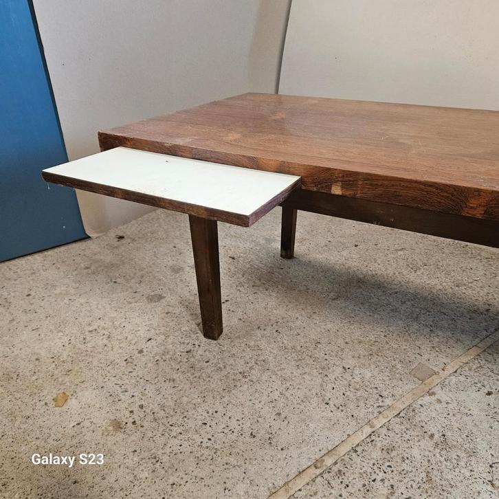 Vintage salontafel met uittrekbare plateau’s – jaren ’60/’70, Antiek en Kunst, Antiek | Meubels | Tafels, Ophalen