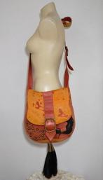 Cognackleurige rundlederen schoudertas by Chick on a Mission, Sieraden, Tassen en Uiterlijk, Tassen | Damestassen, Verzenden, Zo goed als nieuw