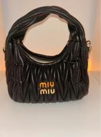 Miu Miu crossbody tasje, Sieraden, Tassen en Uiterlijk, Tassen | Damestassen, Verzenden, Zo goed als nieuw, Zwart, Schoudertasje