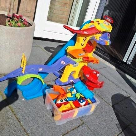 Vtech Toettoet racebaan stuntpark licht en geluid en autos, Kinderen en Baby's, Speelgoed | Racebanen, Handmatig, Overige merken