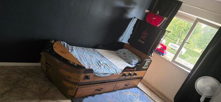 Piratenbed, Kinderen en Baby's, Kinderkamer | Bedden, Zo goed als nieuw, 180 cm of meer, 85 tot 100 cm, Matras, Ophalen