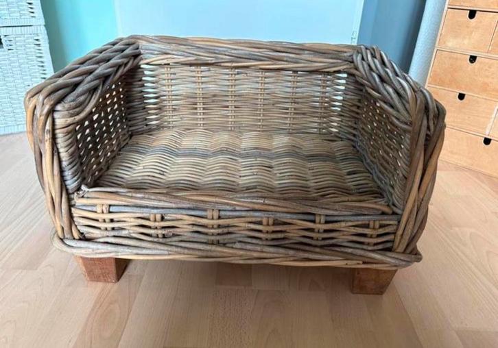 Rotan Honden/katten mand, Dieren en Toebehoren, Hondenmanden, Zo goed als nieuw, Riet, Ophalen
