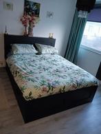 Brimnes bed met achterwand, Huis en Inrichting, Slaapkamer | Boxsprings, 160 cm, Zo goed als nieuw, Ophalen, Tweepersoons