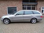 Mercedes-Benz E-klasse Combi 200 K. Classic Leder / 7 Persoo, Auto's, Achterwielaandrijving, Gebruikt, Beige, 4 cilinders