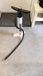 F-One Pomp - Ideaal voor SUP Boards en Wingfoils -tot 24 PSI, Watersport en Boten, Wingsurfen, Ophalen of Verzenden, Gebruikt