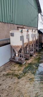 Varkens voerbak, Dieren en Toebehoren