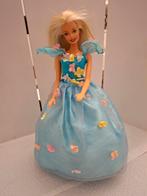 Barbie's feestjurk incl.schoentjes en haarborsteltje Nr 1 💙, Ophalen of Verzenden, Zo goed als nieuw