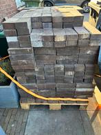 Te koop 600 zwarte metselstenen, Doe-het-zelf en Verbouw, Metselstenen, Ophalen, Zo goed als nieuw, Bakstenen
