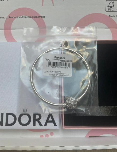 Pandora armband bangle maat 19 nieuw met bon, Sieraden, Tassen en Uiterlijk, Armbanden, Nieuw, Zilver, Ophalen of Verzenden
