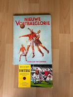 Voetbalplaatjes boek uit 1947 en Ken uw sport Voetbal, Gelezen, Aad van Leeuwen, Ophalen of Verzenden, Balsport