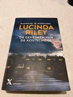 Lucinda Riley - De geheimen van de kostschool, Boeken, Ophalen of Verzenden, Zo goed als nieuw