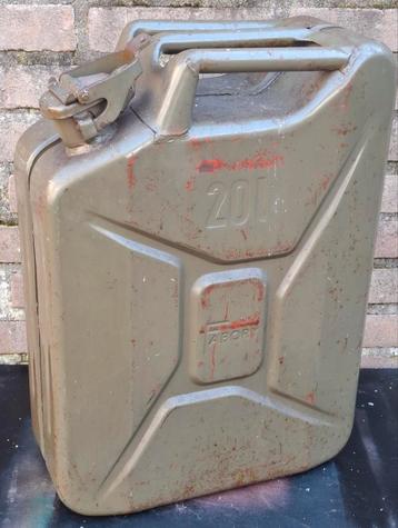 Jerrycan  FABORY. Vintage/oud.  Legergroen.  20 liter. beschikbaar voor biedingen