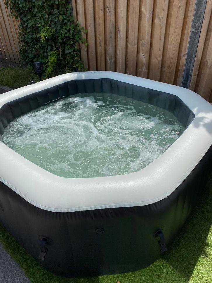 4 persoons intex jacuzzi, Tuin en Terras, Bubbelbaden en Hottubs, Gebruikt, Opblaasbaar, Afdekzeil, Filter, Pomp, Ophalen
