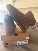 Originele  Ugg mini laarzen met de doos mt 39, UGG, Overige kleuren, Lage of Enkellaarzen, Ophalen of Verzenden