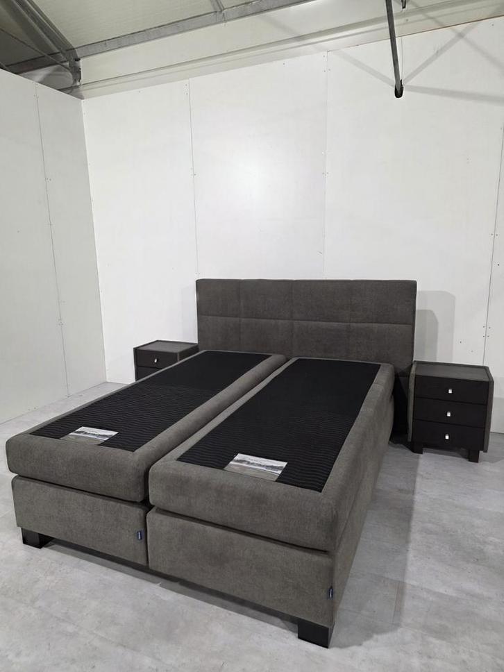 Karlsson Boxspring 160x200, Huis en Inrichting, Slaapkamer | Bedden, Zo goed als nieuw, Tweepersoons, 160 cm, 200 cm, Stof, Ophalen of Verzenden