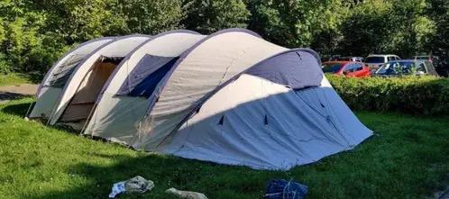 Ruime tunnel tent 4 pers, Caravans en Kamperen, Tenten, tot en met 4, Zo goed als nieuw, Ophalen of Verzenden