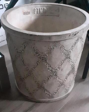 Mooie plantenpot tekoop  beschikbaar voor biedingen
