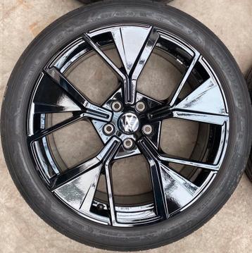 Volkswagen passat gte r line 19 inch York b9 b8 5x112 leeds beschikbaar voor biedingen