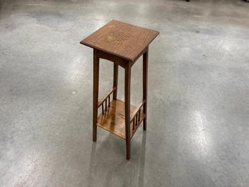 Arts & Crafts Plantentafeltje beschikbaar voor biedingen