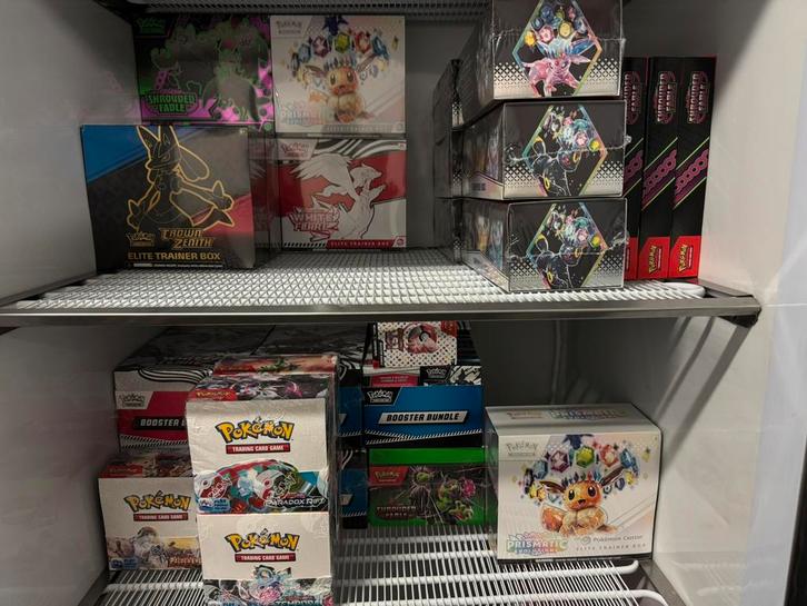 Pokémon collection sale ETB / BB / DISPLAYS, Hobby en Vrije tijd, Verzamelkaartspellen | Pokémon, Nieuw, Boosterbox, Ophalen