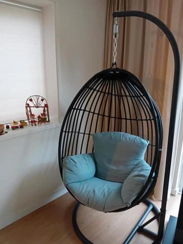 Hangstoel  (swing egg) voor tuin of in huis beschikbaar voor biedingen