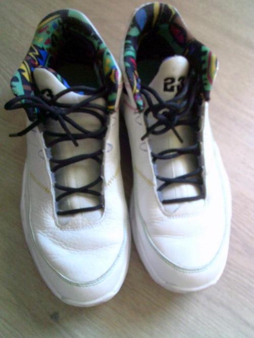 NIKE Jordan MAX AURA 3 White maat 41, Kleding | Heren, Schoenen, Zo goed als nieuw, Sneakers of Gympen, Wit, Verzenden