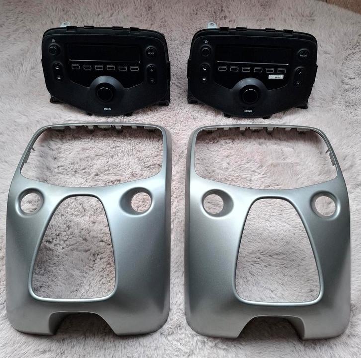Peugeot 108 Citroen C1 Toyota Ayga 2014+ Orginele radios's, Auto diversen, Autoradio's, Zo goed als nieuw, Ophalen of Verzenden