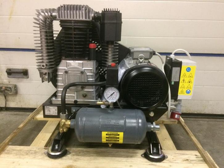 AIRWORKS K30 5,5 PK industrie compressor, Doe-het-zelf en Verbouw, Compressors, Nieuw, 6 tot 10 bar, 100 liter of meer, 800 liter/min of meer