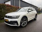 Volkswagen Tiguan 2.0 TSI 4Motion Highline / AUTOMAAT / R-LI, Auto's, Gebruikt, Euro 6, 4 cilinders, 1984 cc