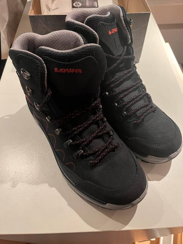 Lowa Toro Pro GTX Wandelschoenen - Maat 38/39/39.5, Kleding | Dames, Schoenen, Nieuw, Wandelschoenen, Zwart, Ophalen of Verzenden