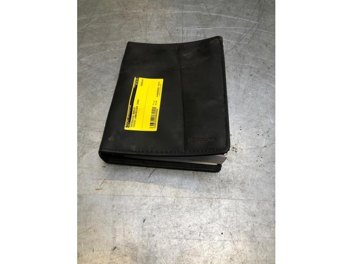 Instructie Boekje van een Toyota Landcruiser, Auto-onderdelen, Overige Auto-onderdelen, Toyota, Gebruikt, 3 maanden garantie, Ophalen of Verzenden