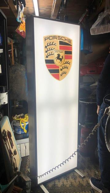 Lichtreclame Porsche retro beschikbaar voor biedingen