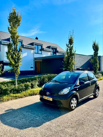 Toyota Aygo 1.0 12V Vvt-i 3DRS MMT 2008 Zwart beschikbaar voor biedingen