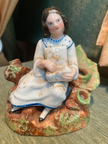 Oud Chelsea Porselein beeldje 1900c Pen Holder  beschikbaar voor biedingen