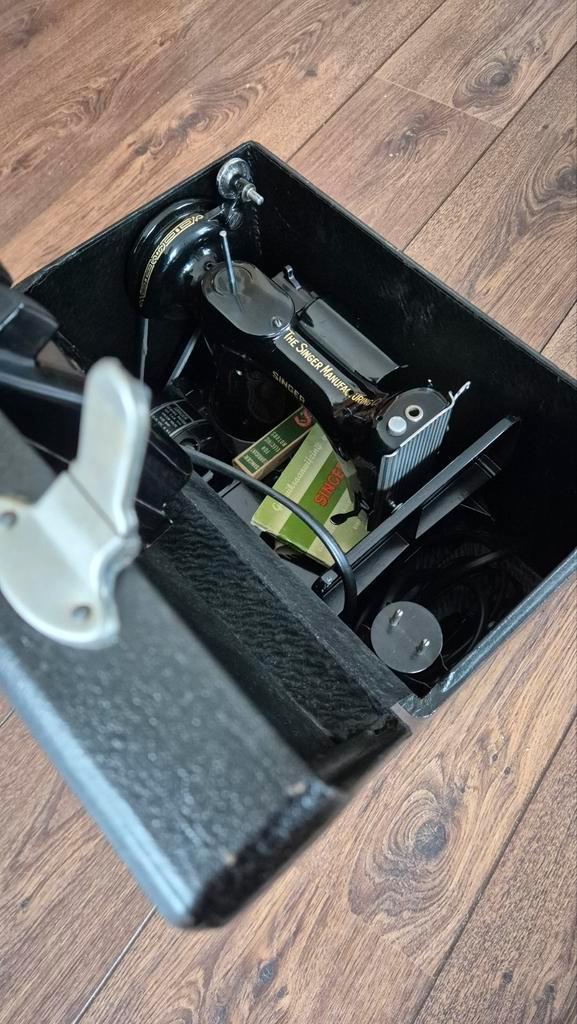 Vintage Singer Naaimachine 222K, Antiek en Kunst, Antiek | Naaimachines, Ophalen