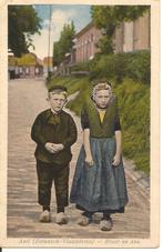 Axel  Zeewsch Vlaanderen  Broer en Zus  Zeeland., Verzamelen, Ansichtkaarten | Nederland, Ophalen of Verzenden, 1940 tot 1960