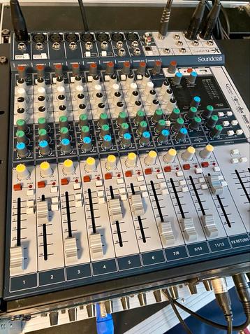 Soundcraft signature 12 mtk beschikbaar voor biedingen