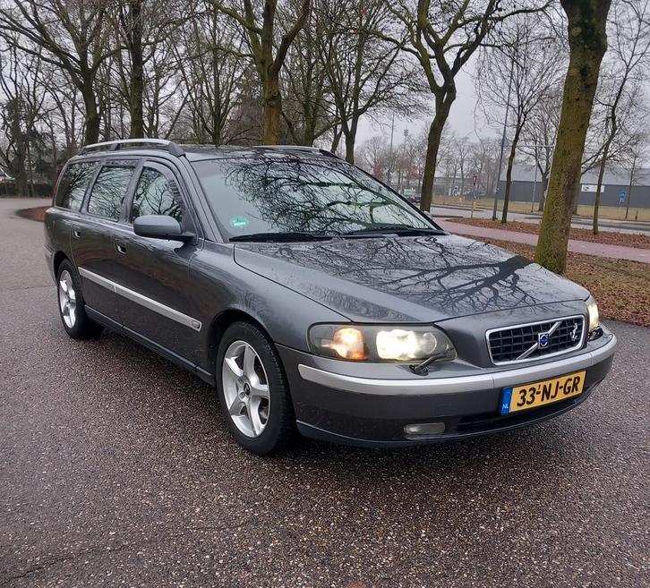 Volvo V70 2.5T titanium handschakel,,2003,,km 408xxx perfect, Auto's, Volvo, Particulier, Ophalen