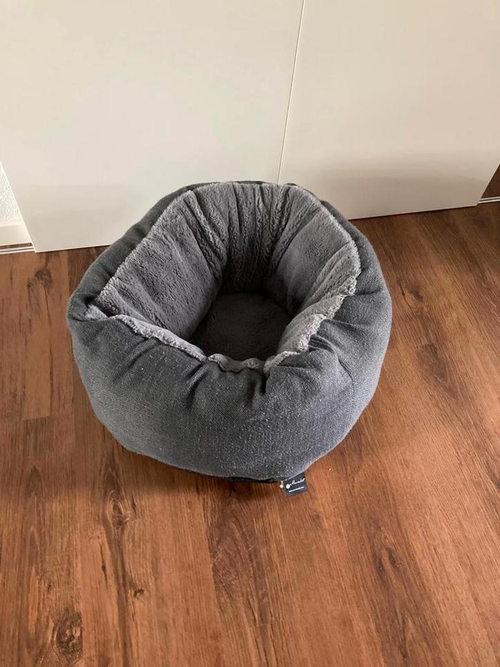 Petlando Tula , mooie zachte kattenmand in 2 kleuren grijs, Dieren en Toebehoren, Kattenmanden, Zo goed als nieuw, Pluche, Ophalen