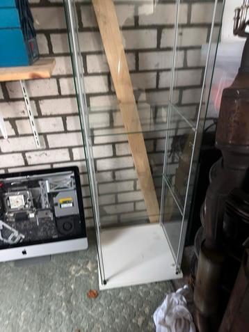 Glazen Vitrinekast - 170cm Hoog beschikbaar voor biedingen