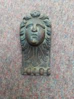 Oud vintage klein ornament van een hoofd., Antiek en Kunst, Kunst | Beelden en Houtsnijwerken, Ophalen of Verzenden