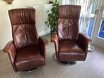 2 relaxstoelen, bruin leer, draaibaar., Huis en Inrichting, Fauteuils, Relax, Gebruikt, Minder dan 75 cm, Leer