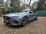 Volvo S60 T5 250pk Geartronic R design 2019 Grijs, Auto's, 1800 kg, Zwart, 4 cilinders, 1969 cc