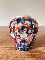 Vaas / geribbeld vaasje - Imari - porselein, Antiek en Kunst, Ophalen of Verzenden